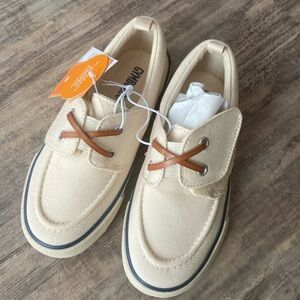 New Gymboree boat shoes- size 13 youth